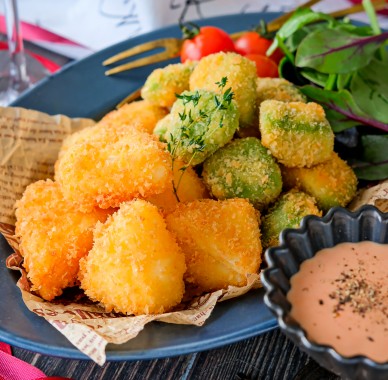 カマンベール＆アボカドフライ　オーロラソース