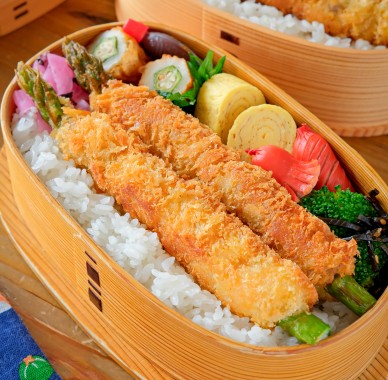 丸ごとアスパラの肉巻きフライ
